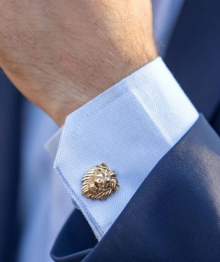 striking gold cufflink